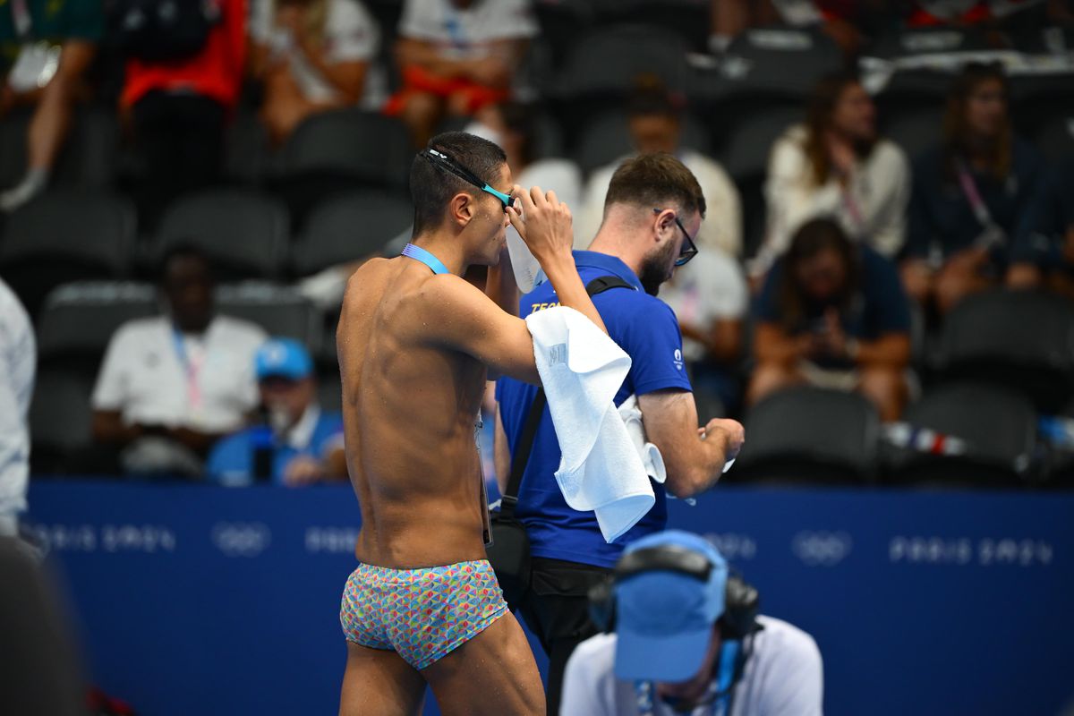 David Popovici, încălzire sub ochii lui Michael Phelps