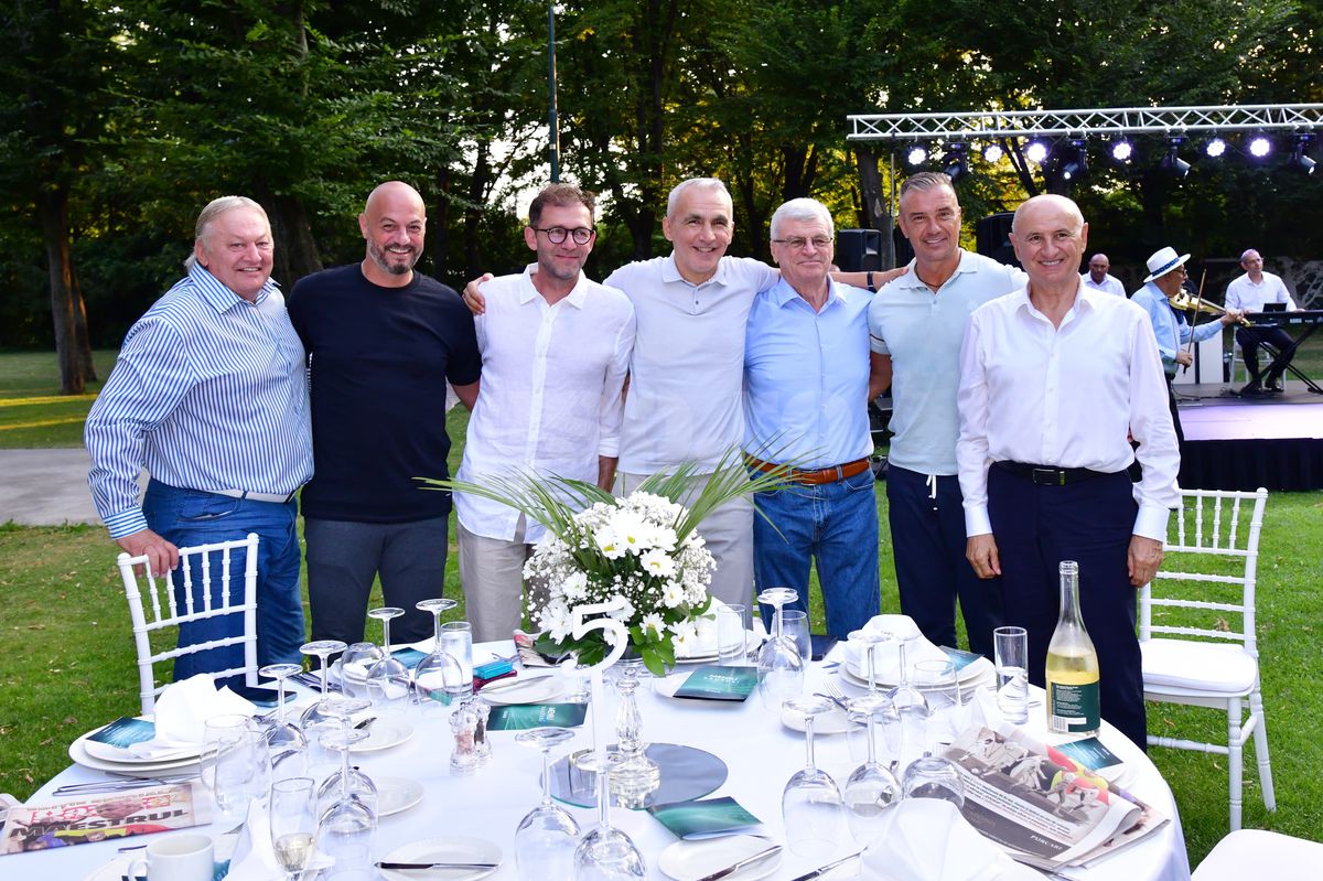 Mircea Lucescu și-a serbat luni ziua de naștere! Nume uriașe din fotbalul românesc la petrecerea selecționerului