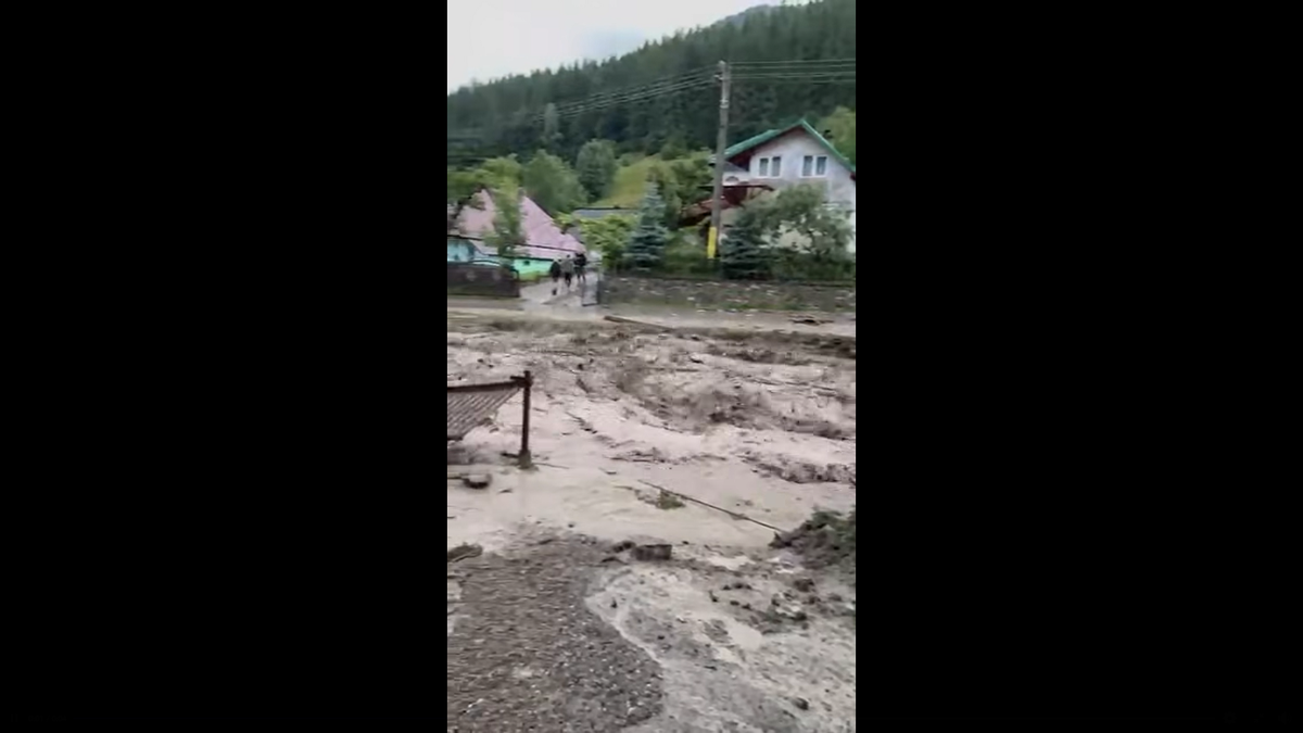 Inundațiile din Broșteni