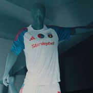 Steaua și-a prezentat echipamentele oficiale pentru sezonul 2025-2026 / Foto: Facebook Steaua București