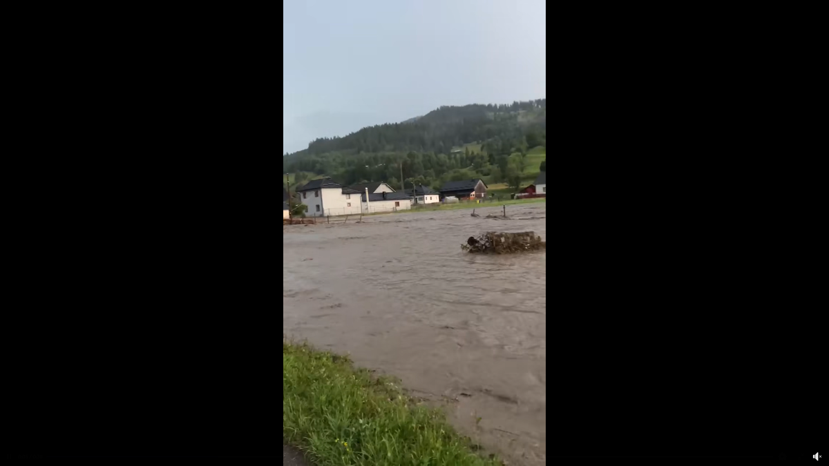 Inundațiile din Broșteni