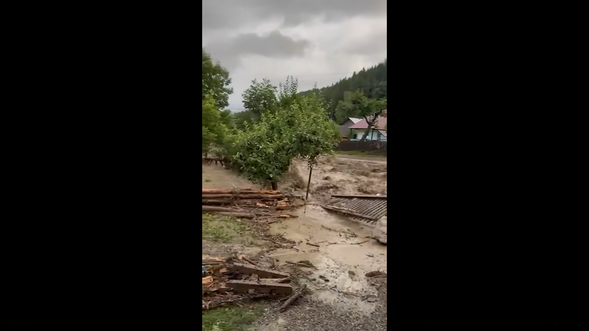 Inundațiile din Broșteni