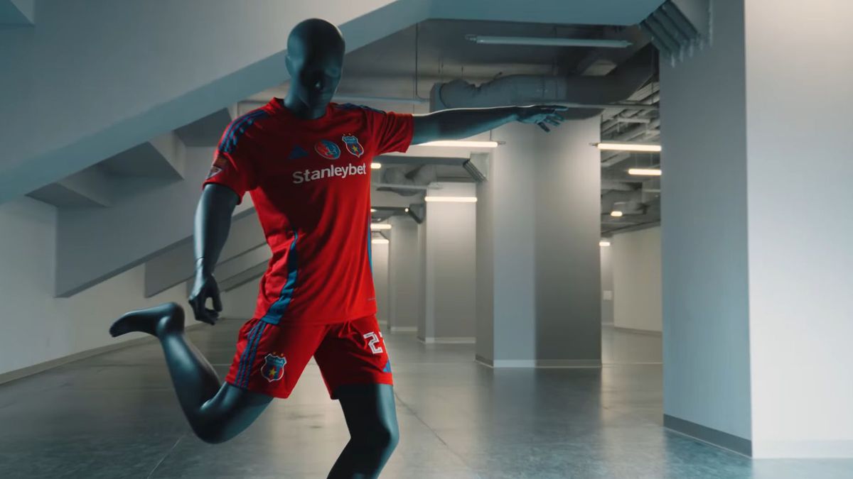 Steaua și-a prezentat oficial noile echipamente pentru sezonul 2025-2026: „Fiecare tricou poartă ceva din istoria noastră”