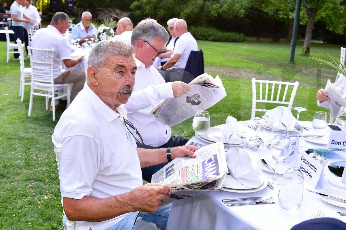 Mircea Lucescu și-a serbat luni ziua de naștere! Nume uriașe din fotbalul românesc la petrecerea selecționerului