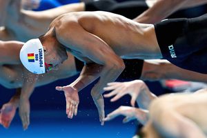Ce scriu americanii despre David Popovici, după calificarea în semifinale la Campionatele Mondiale de Natație