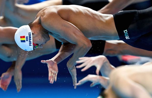 Ce scriu americanii despre David Popovici, după calificarea în semifinale la Campionatele Mondiale de Natație