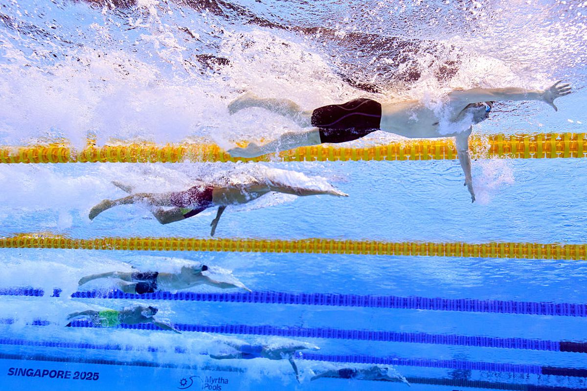 Debut perfect la Singapore! David Popovici, calificare cu primul timp în semifinalele la 200 m liber » Cursa e tot azi: ora și televizare