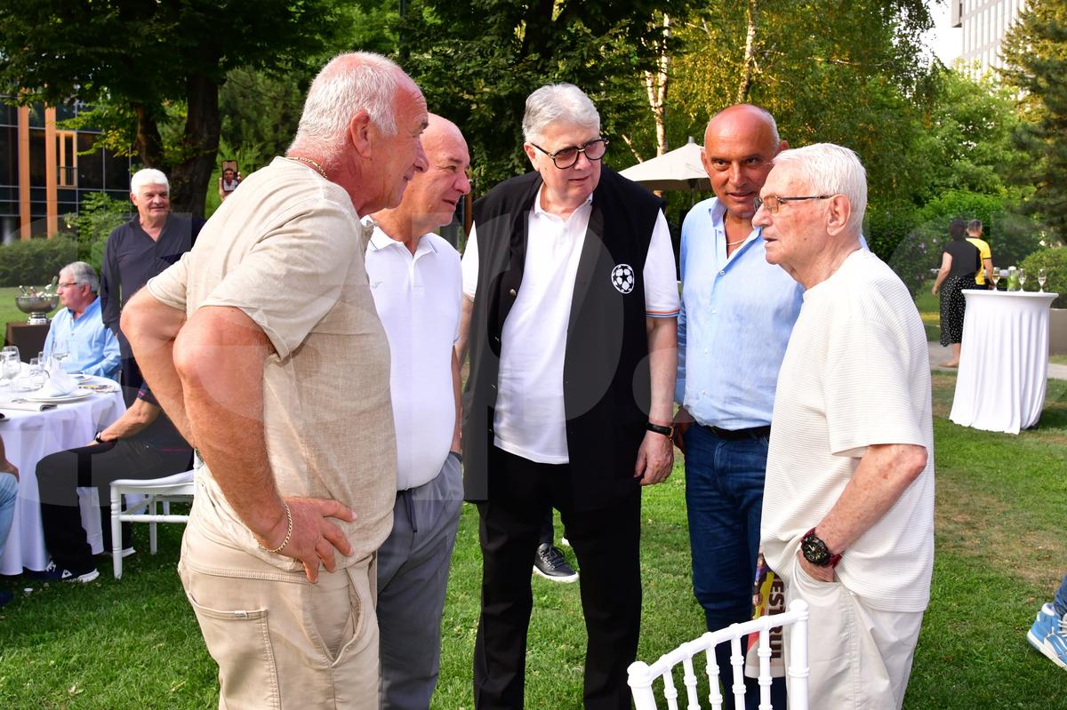 Mircea Lucescu și-a serbat luni ziua de naștere! Nume uriașe din fotbalul românesc la petrecerea selecționerului