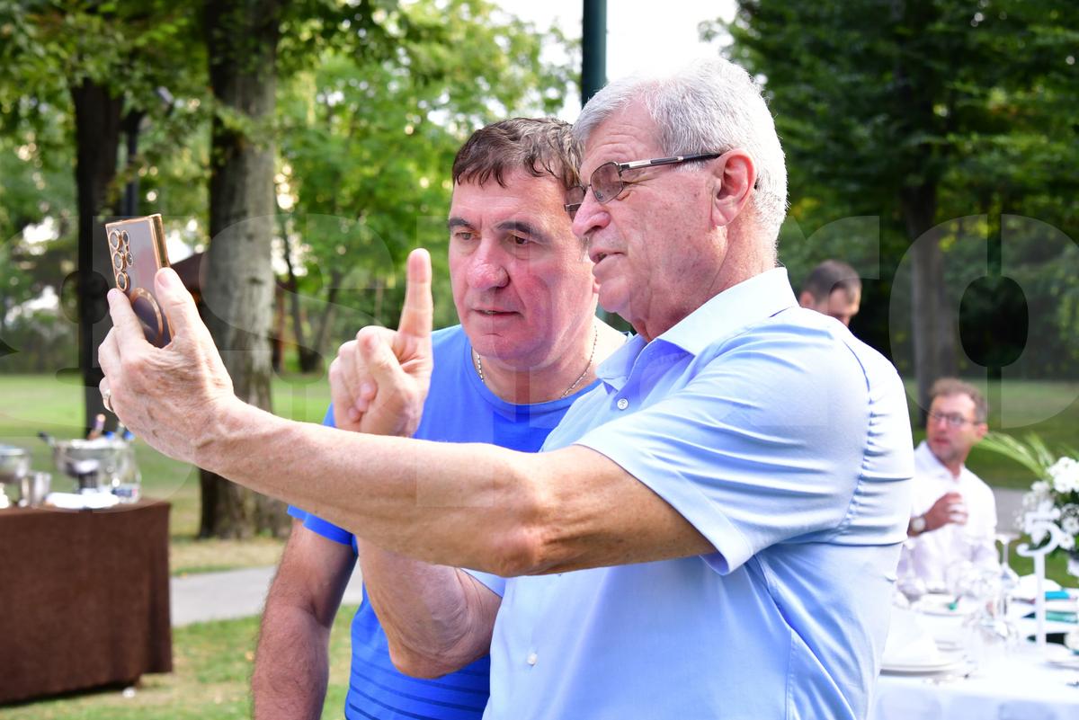 Mircea Lucescu și-a serbat luni ziua de naștere! Nume uriașe din fotbalul românesc la petrecerea selecționerului