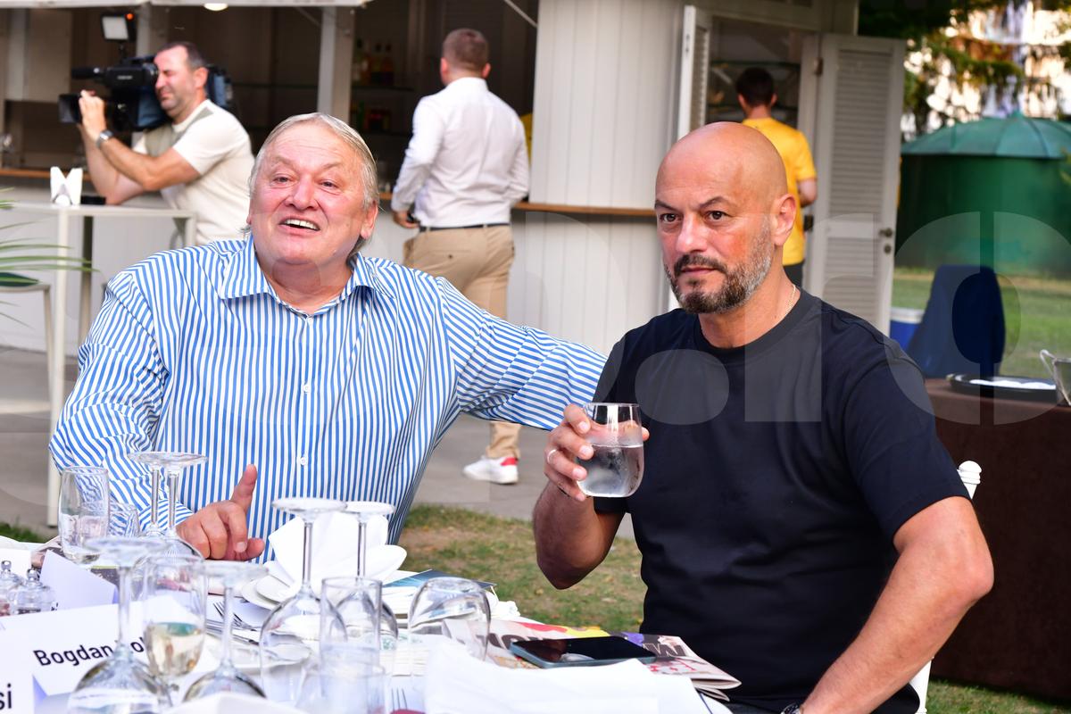 Mircea Lucescu și-a serbat luni ziua de naștere! Nume uriașe din fotbalul românesc la petrecerea selecționerului