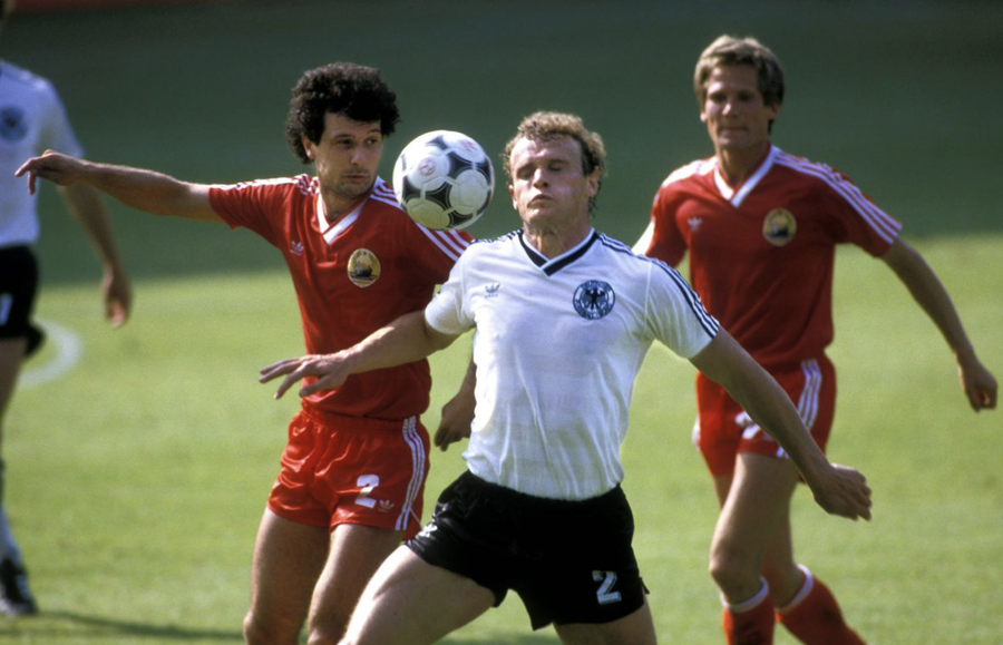 Boloni și Rednic la EURO 1984 Boloni îi mulțumește lui Lucescu, dar mărturisește în premieră o frustrare: „Mi-a părut rău de ceva, niciodată nu i-am spus lui Mircea treaba asta”