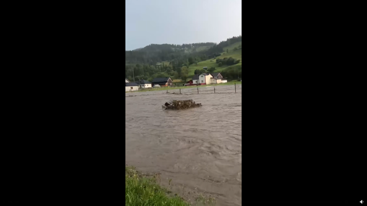 Inundațiile din Broșteni