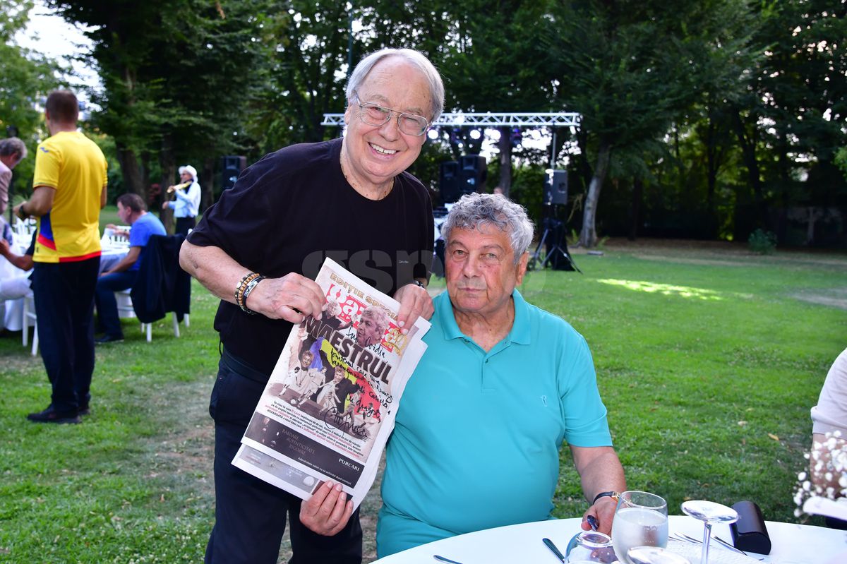 Mircea Lucescu la 80 de ani, cu ziarul Gazetei Sporturilor în mâini! Nume uriașe din fotbalul românesc prezente, moment emoționant la discurs