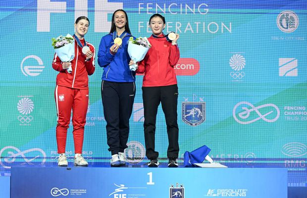 O sabreră ucraineană a refuzat să împartă podiumul de la Mondiale cu o rusoaică!