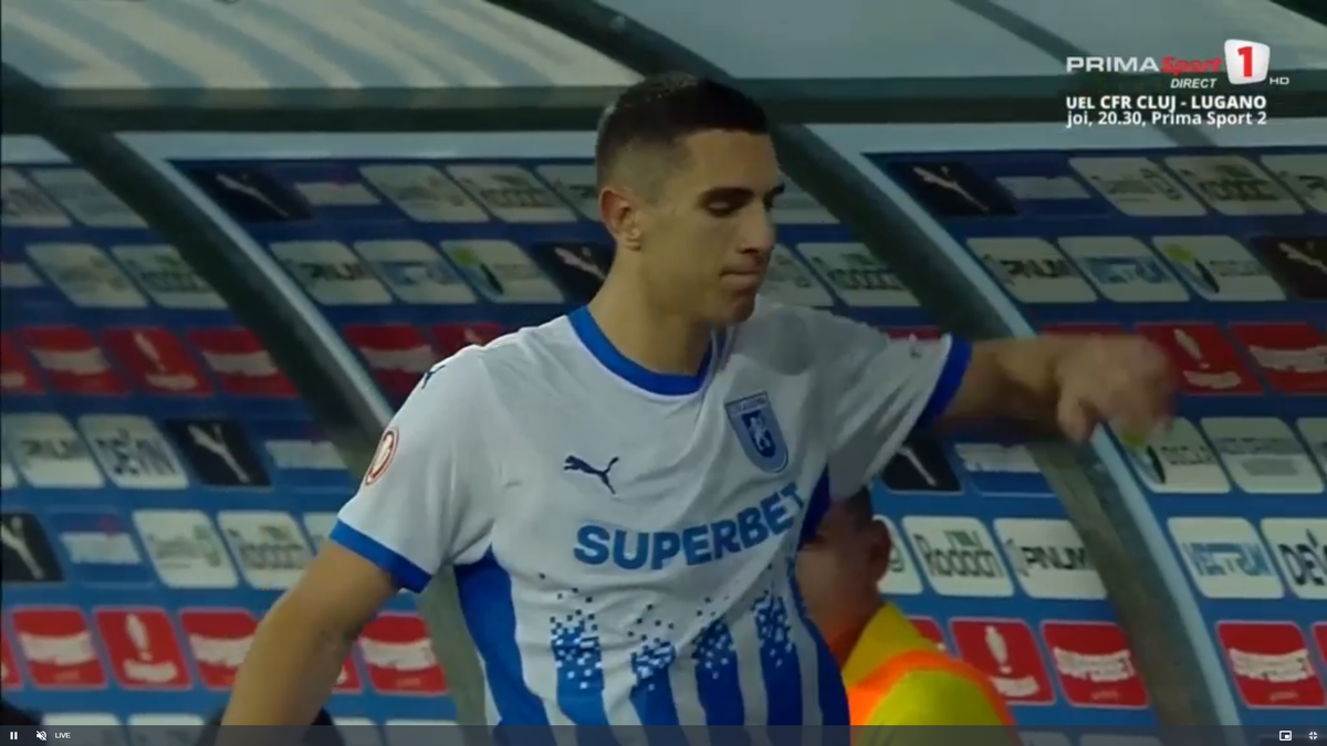 Momente incredibile în Craiova - U Cluj! Au jucat cu 12 oameni pe teren