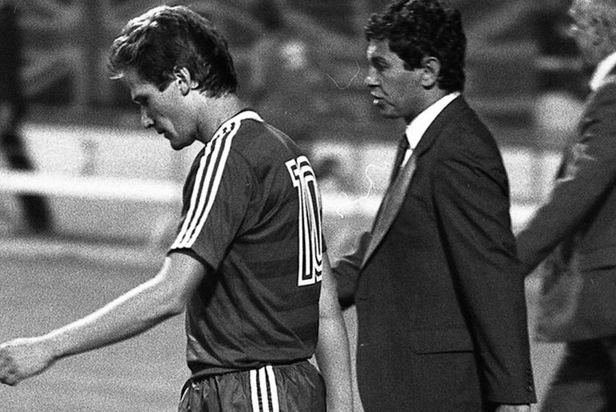 Mircea Lucescu l-a adus pe Boloni înapoi la națională Boloni îi mulțumește lui Lucescu, dar mărturisește în premieră o frustrare: „Mi-a părut rău de ceva, niciodată nu i-am spus lui Mircea treaba asta”