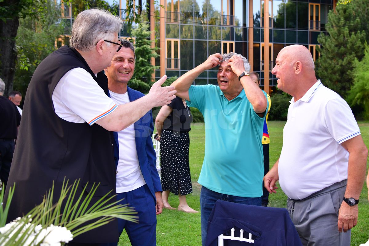 Mircea Lucescu și-a serbat luni ziua de naștere! Nume uriașe din fotbalul românesc la petrecerea selecționerului