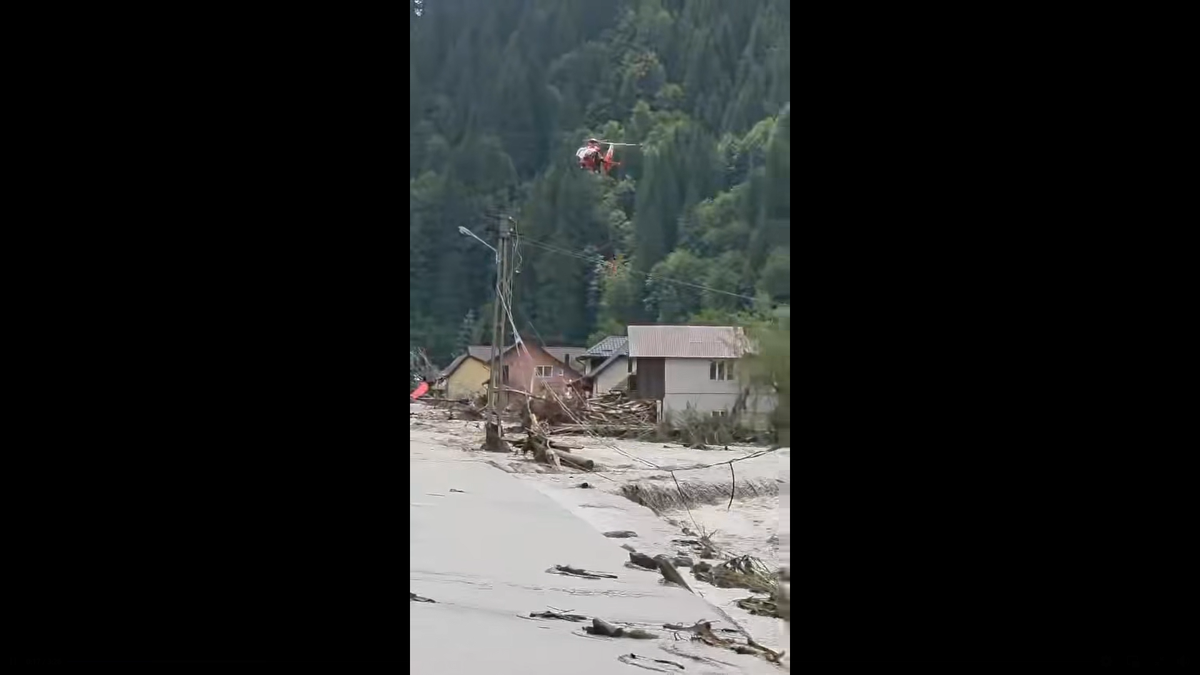 Dezastru natural în Broșteni » Fotbalistul din Superliga, detalii cutremurătoare: „Nu mai există parterul casei! Au intrat copaci, bolovani”