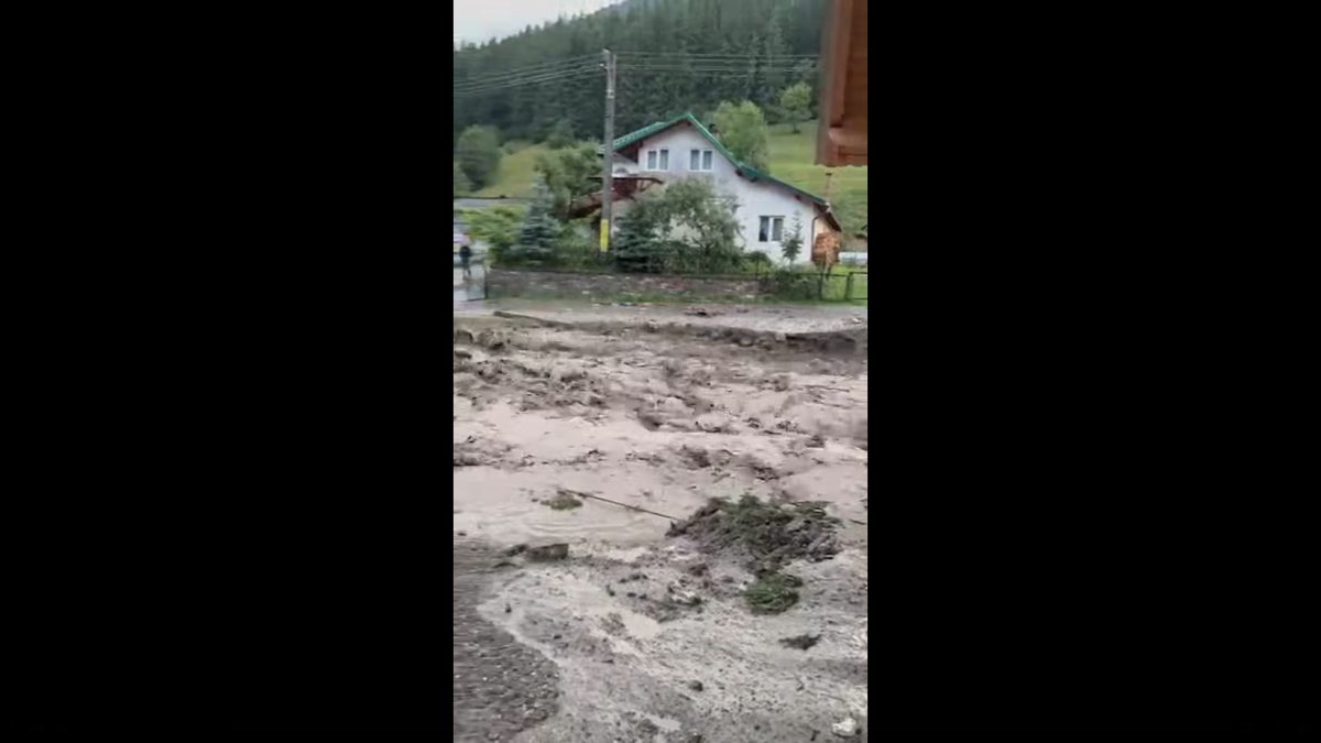 Inundațiile din Broșteni