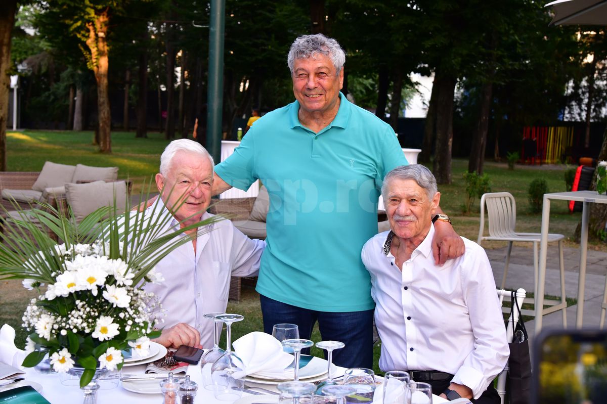 Mircea Lucescu și-a serbat luni ziua de naștere! Nume uriașe din fotbalul românesc la petrecerea selecționerului