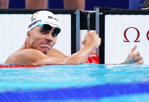 Câți bani încasează David Popovici după medalia de aur de la 200 m liber la Campionatele Mondiale