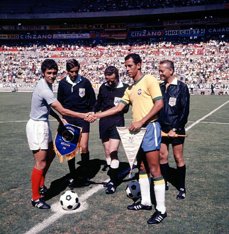 Mircea Lucescu, căpitanul echipei naționale în meciul cu Brazilia de la Campionatul Mondial din 1970, foto: arhiva GSP