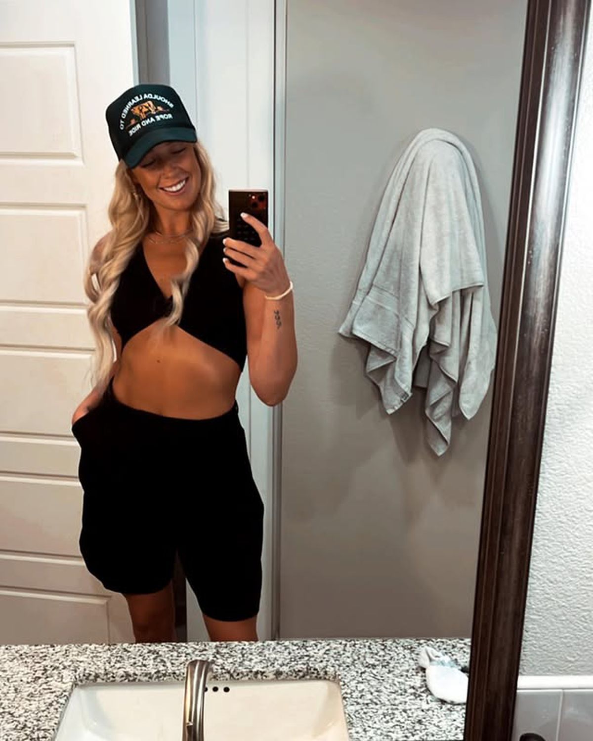 „S-a așezat pe fața lui și nu s-a mișcat un centimetru” » Cea mai sexy jucătoare din WNBA a devenit virală pe internet