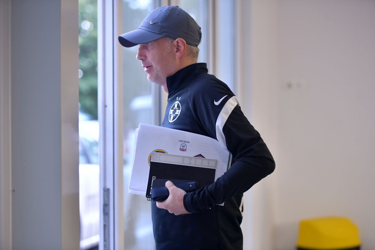 Conferință de presă - Edi Iordănescu, înainte de CFR Cluj - FCSB