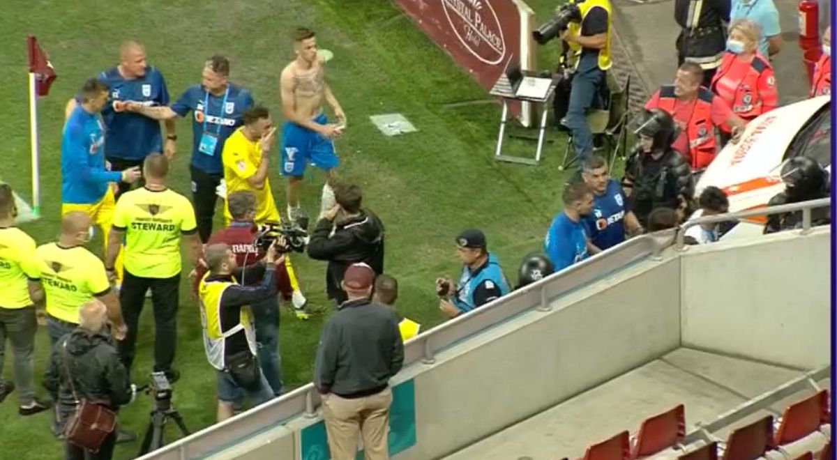 Haos după Rapid - CSU Craiova! Oltenii, evacuați prin parcare
