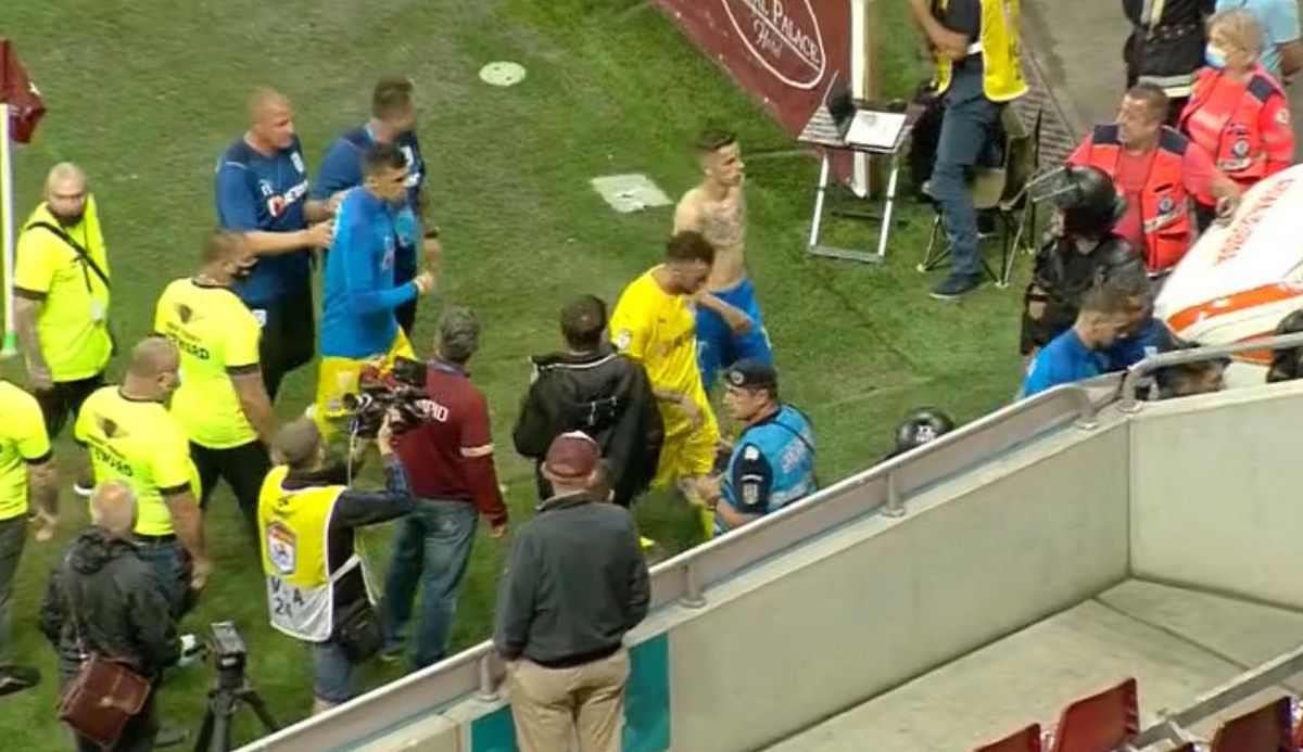 Haos după Rapid - CSU Craiova! Oltenii, evacuați prin parcare