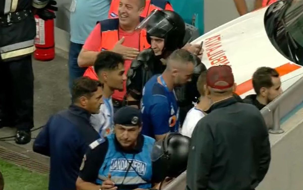 Haos după Rapid - CSU Craiova! Oltenii, evacuați prin parcare