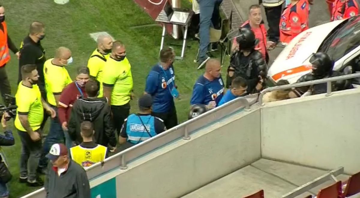 Haos după Rapid - CSU Craiova! Oltenii, evacuați prin parcare