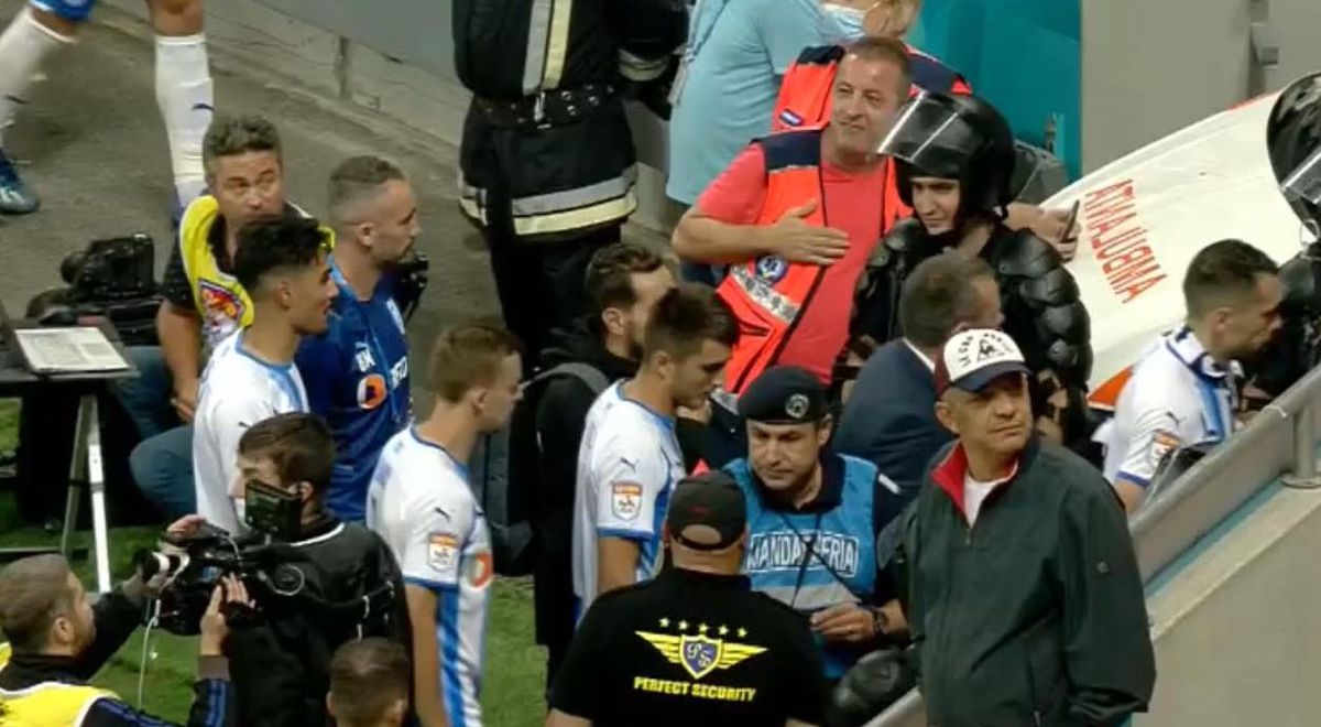 Haos după Rapid - CSU Craiova! Oltenii, evacuați prin parcare