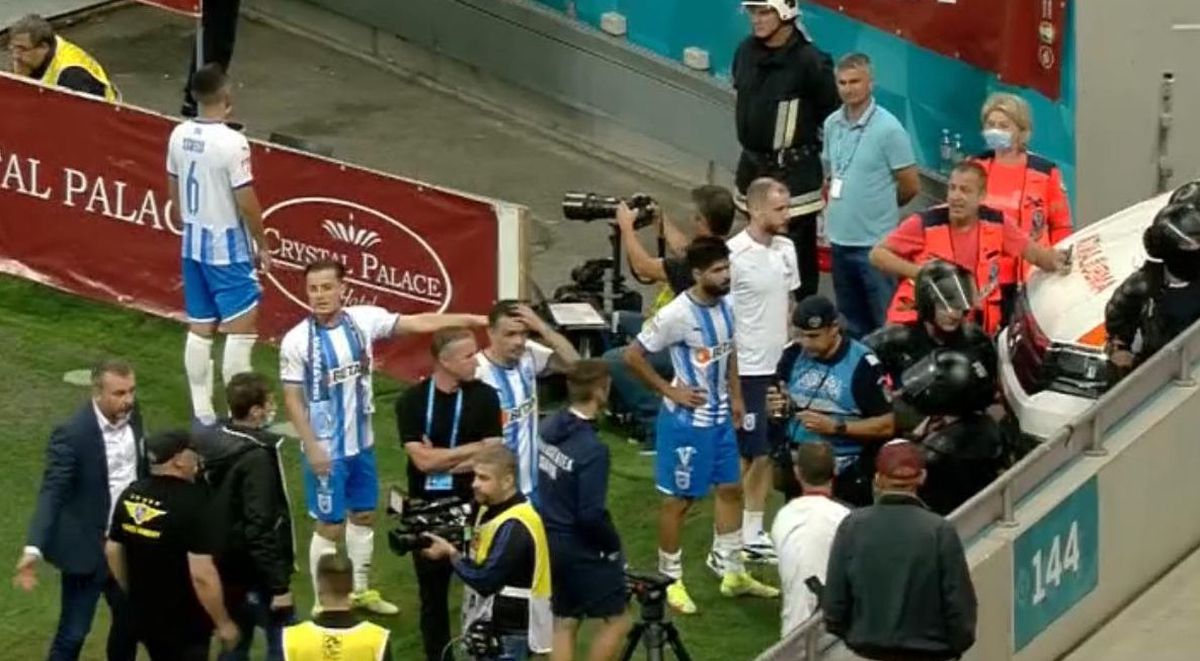 Haos după Rapid - CSU Craiova! Oltenii, evacuați prin parcare