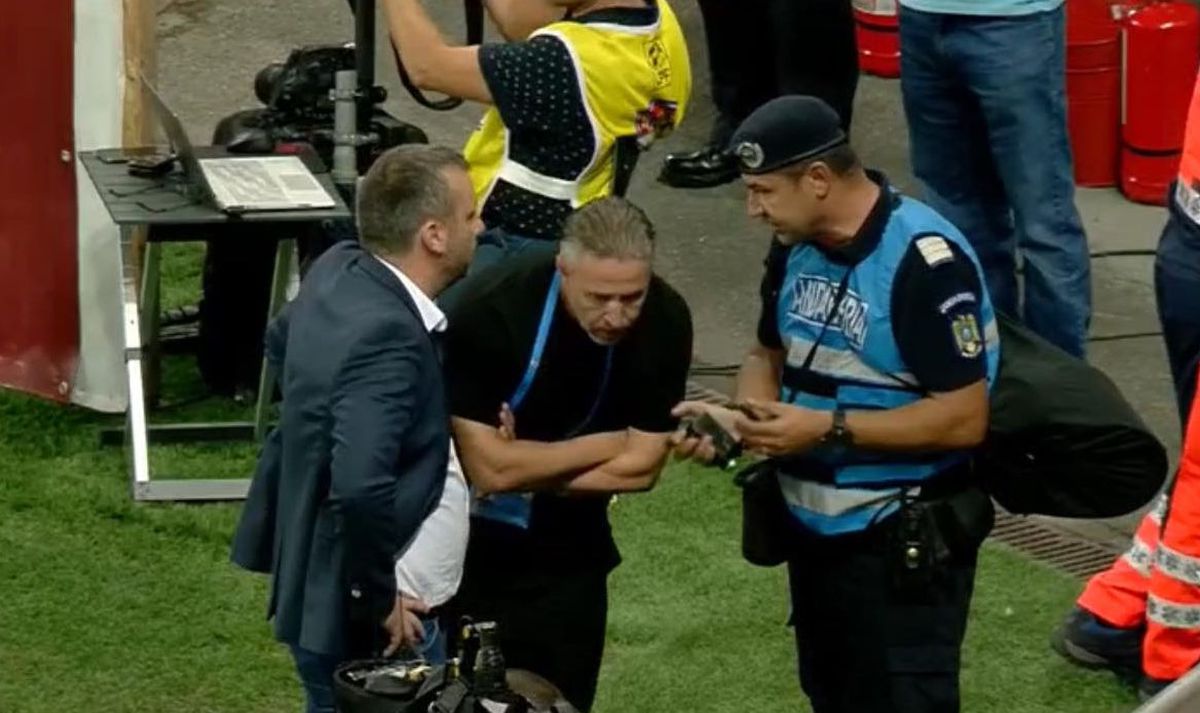 Haos după Rapid - CSU Craiova! Oltenii, evacuați prin parcare