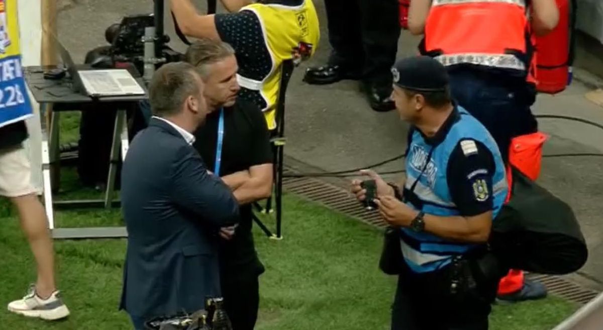 Haos după Rapid - CSU Craiova! Oltenii, evacuați prin parcare