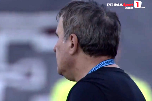 CFR Cluj a deschis scorul în meciul cu Farul după un penalty dictat cu ajutorul VAR. Mai întâi, sistemul de arbitraj video a anulat reușita campioanei pentru a se dicta apoi lovitură de pedeapsă.