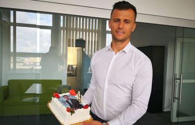 Culisele vânzării lui Dinamo » Două mari tabere interesate: cu cine vrea Șerdean să bată palma