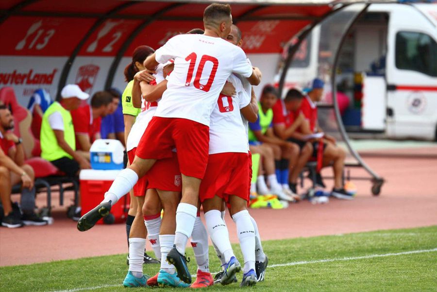 Imagine din CS Dinamo - Arsenal Tunari, meci încheiat cu victoria echipei M.A.I, 2-1 /Sursă foto: Facebook Dinamo pleacă și de la Clinceni! „Câinii”, fără casă înaintea derby-ului cu Steaua: „Sunt sătul! Sunați-l pe ministrul Novak!” + ce echipă joacă acum în „Ștefan cel Mare”