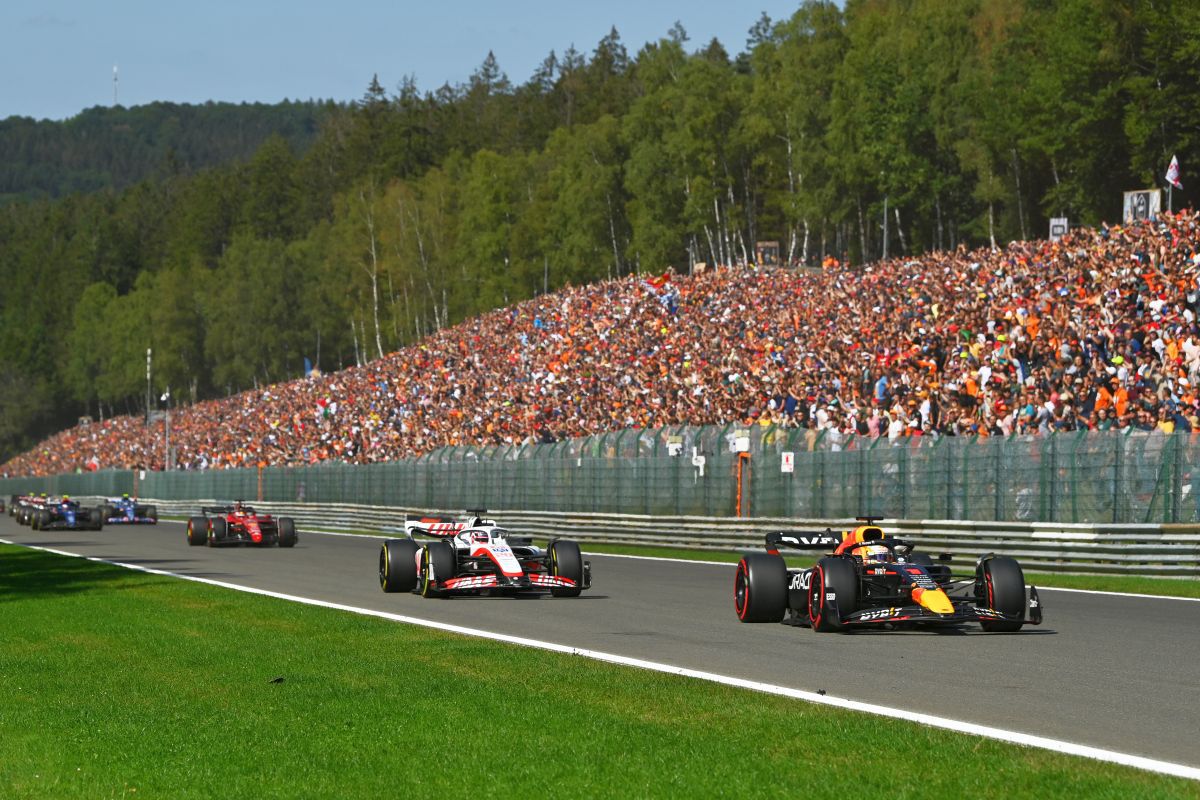 Max Verstappen, sclipitor în Marele Premiu al Belgiei! Plecat de pe 14, olandezul a câștigat autoritar pe „Spa-Francorchamps”!