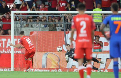 UTA i-a luat și punctele, și vedetele! FCSB, prima înfrângere a sezonului, într-un meci încheiat în 9! Clasamentul ACUM