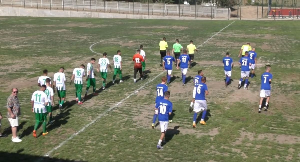 Gazon de tot râsul la inaugurarea bazei sportive din Gâldău