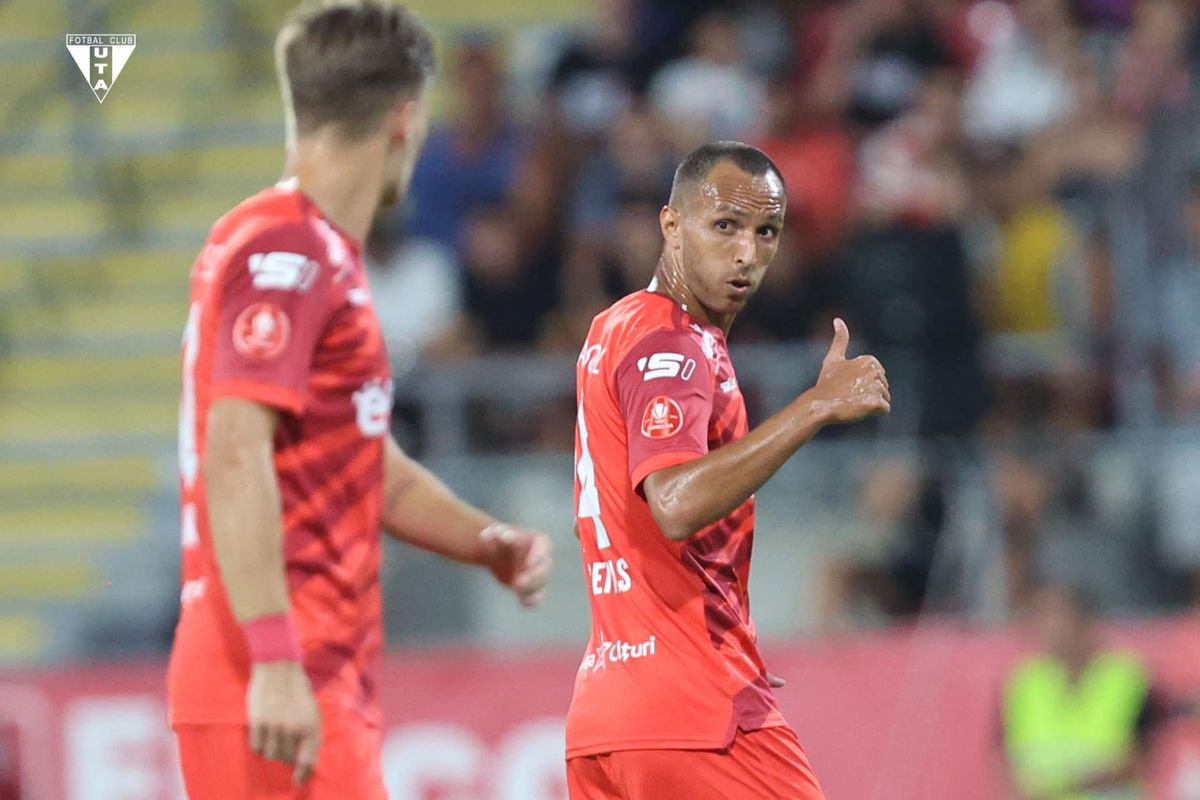 Mircea Rednic laudă arbitrajul din UTA - FCSB și remarcă un fotbalist: „Controlează jocul, dă ritm. E foarte bun!”