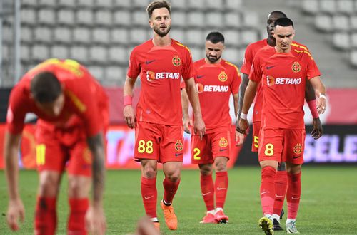 Fundașul dreapta Valentin Crețu apare pe foaia de joc a celor de la FCSB în deplasarea cu UTA. Gigi Becali anunța săptămâna trecută că s-a despărțit de fotbalistul în vârstă de 34 de ani.