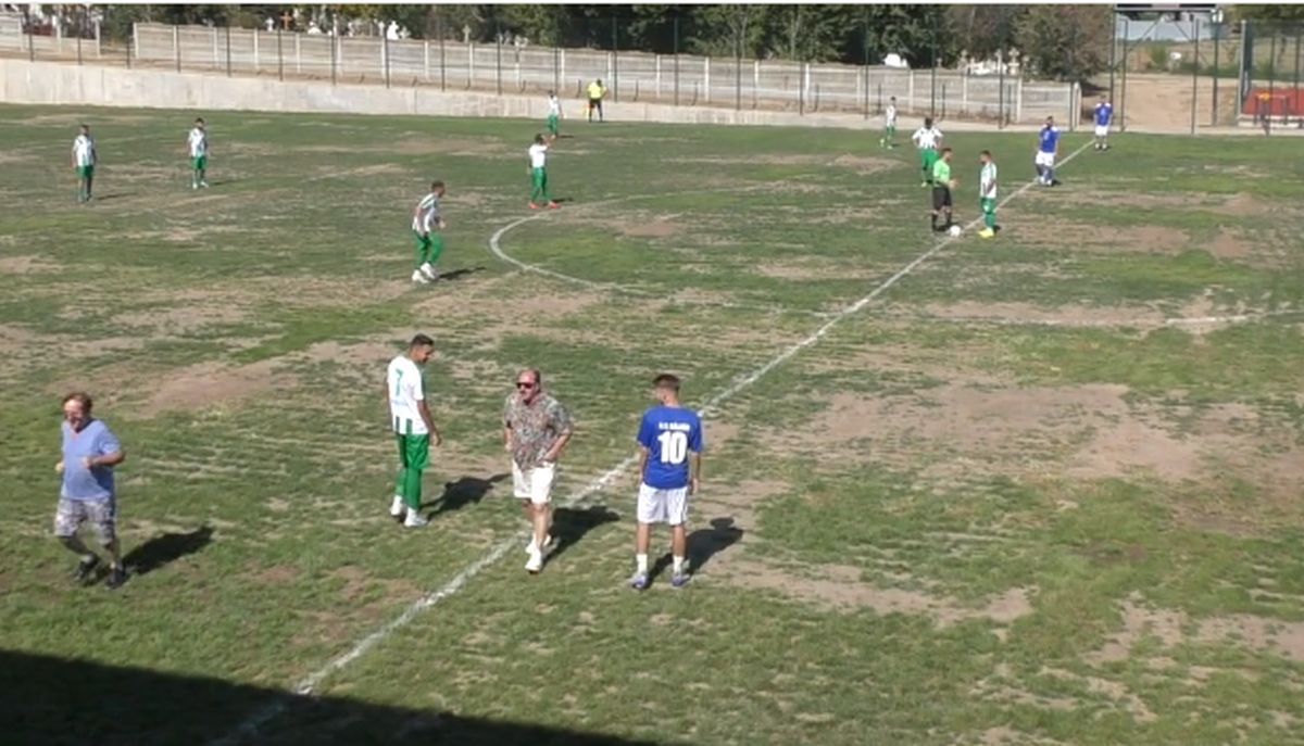 „Cea mai modernă bază sportivă din județ”, inaugurată de Țociu și Palade » Imagini de tot râsul