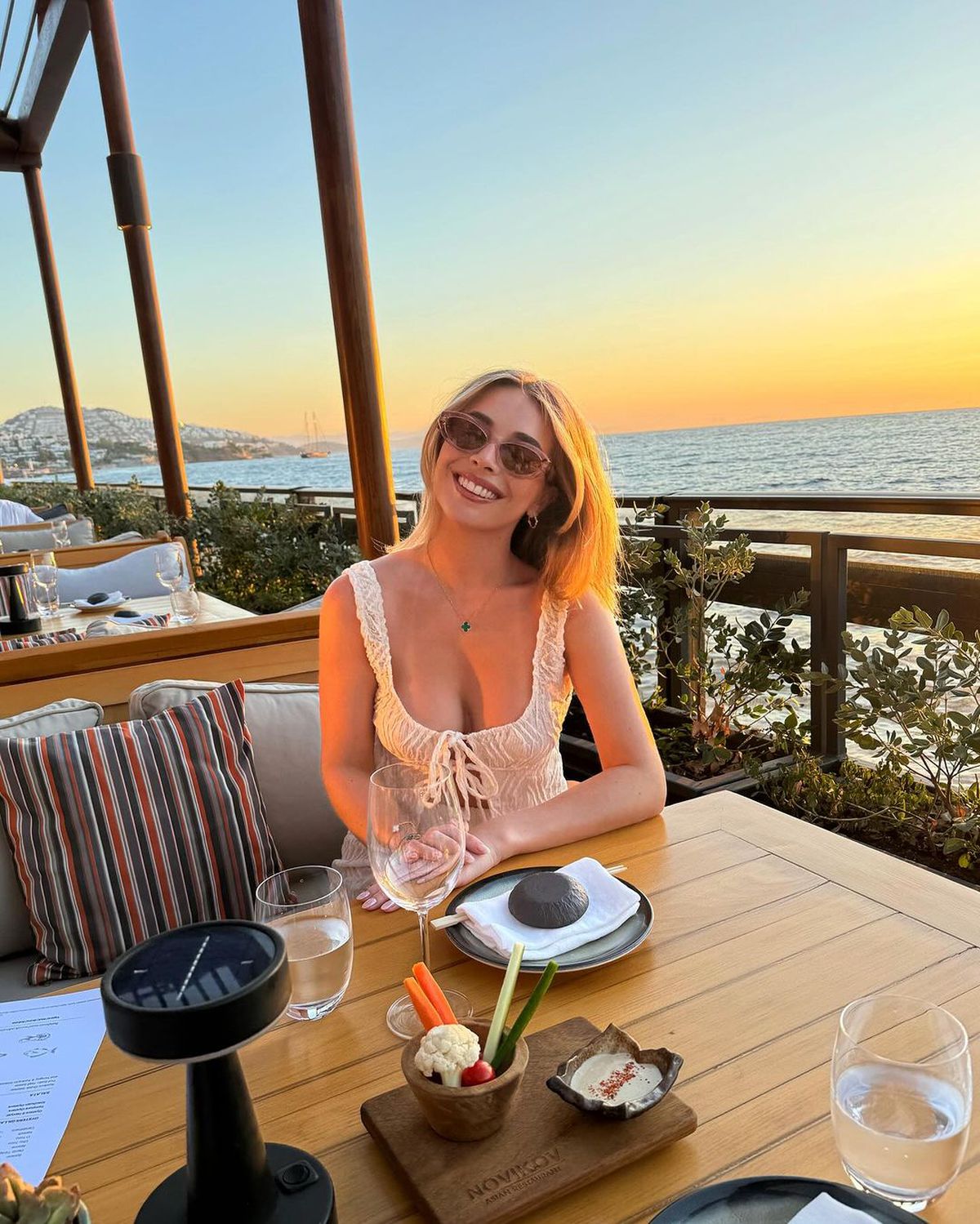 Îi va fi alături și în Italia! Noul transfer al lui Napoli va fi incurajat de superba iubită