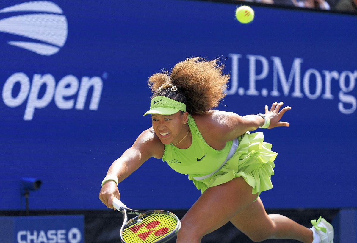 Naomi Osaka, copleșită de lacrimi după victoria cu Jelena Ostapenko din primul tur de la US Open