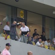 Ce a făcut Gigi Becali, la pauza partidei dintre FCSB și Aberdeen // foto: Ionuț Iordache
