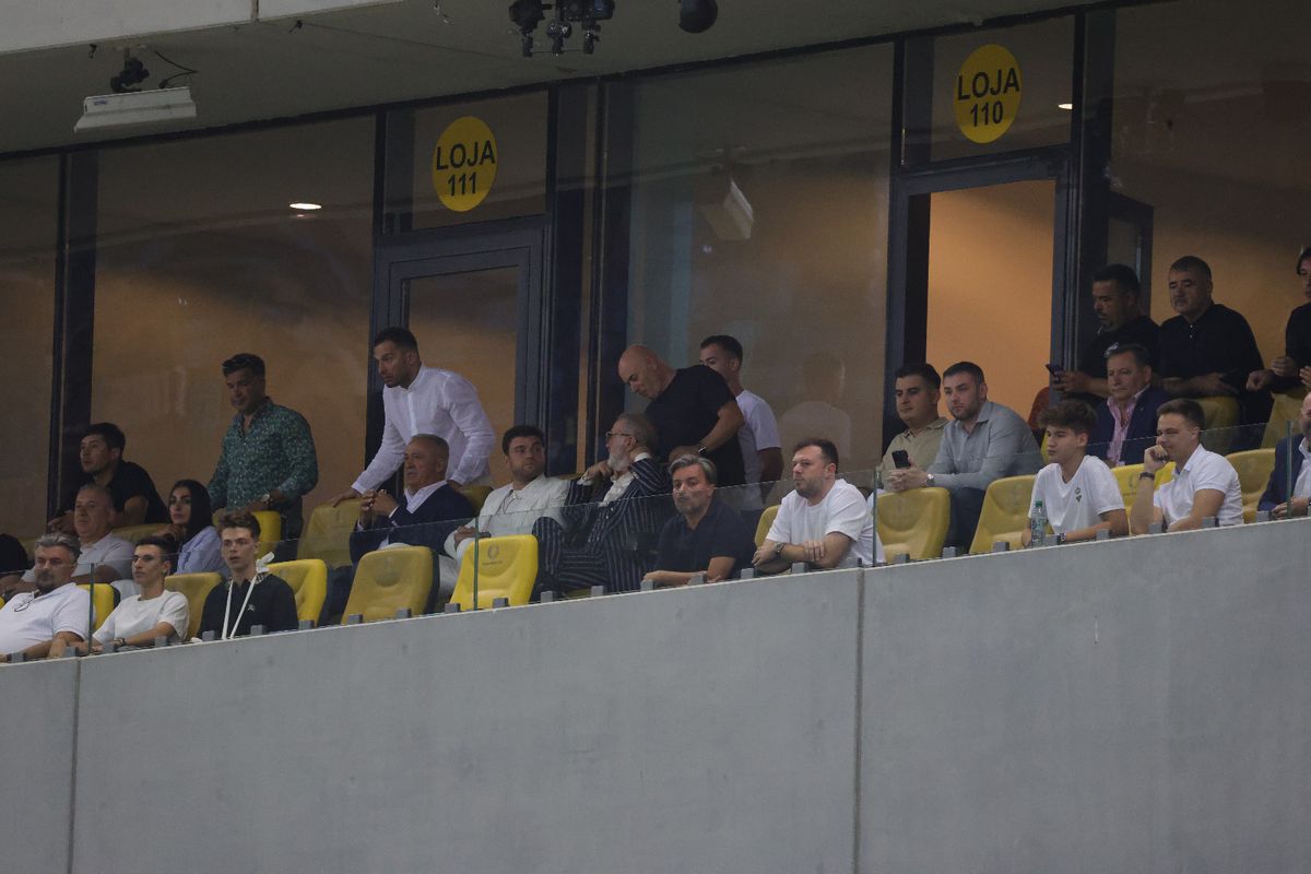 Cum a apărut Gigi Becali la FCSB - Aberdeen