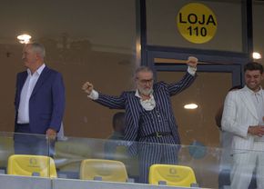 Toate privirile spre lojă: Gigi Becali a început să danseze pe Arena Națională, în stilul lui Borcea
